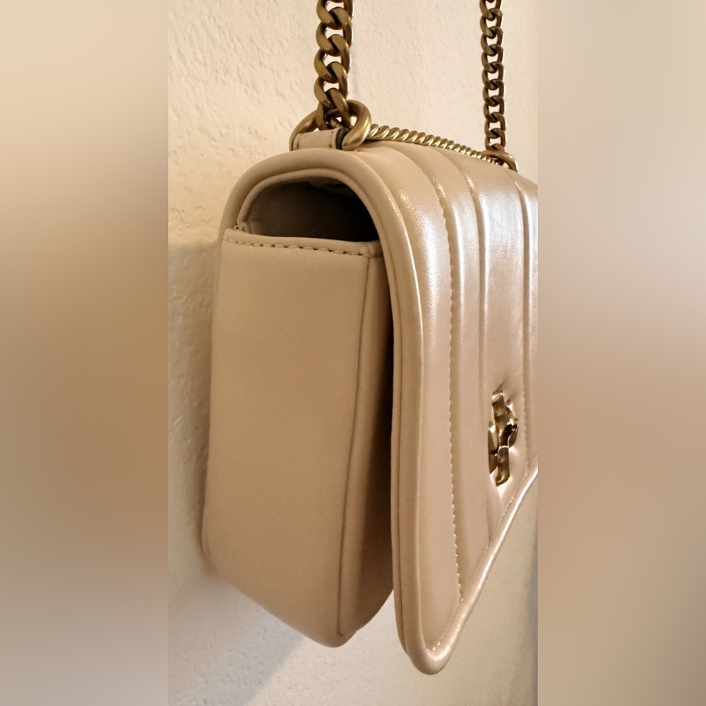 Tory Burch Kira chain shoulder bag in a light cream or “brie" color - Picture 4 of 16